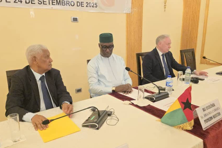 Le délégué des anciens combattants de la résistance et des membres de l’Armée de libération participe à une conférence internationale en Guinée -Bissau