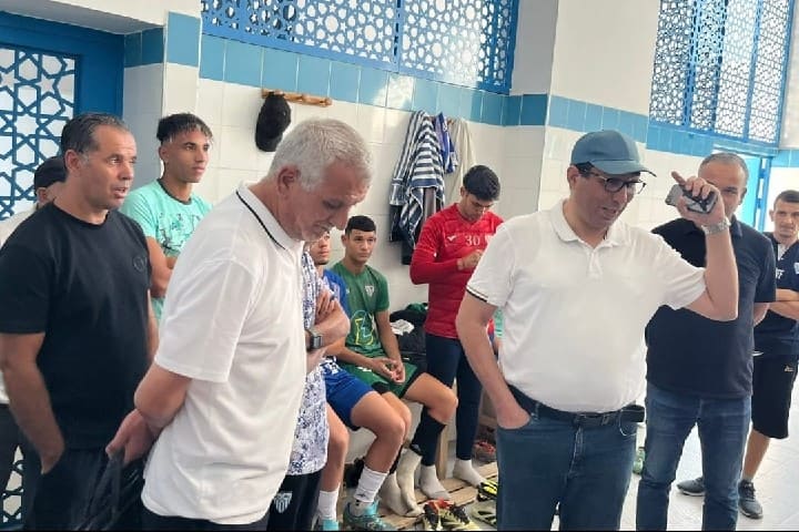 Le détroit de Fnideq inspecte le nouveau stade Martil et exhorte l'équipe locale à briller