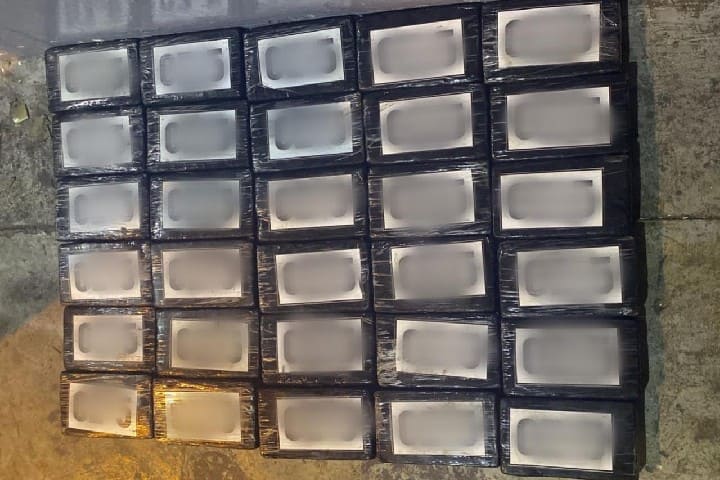 Contrecarrer la contrebande de 33 kilogrammes de cocaïne crue dans le port méditerranéen de Tanger provenant d'Amérique du Sud