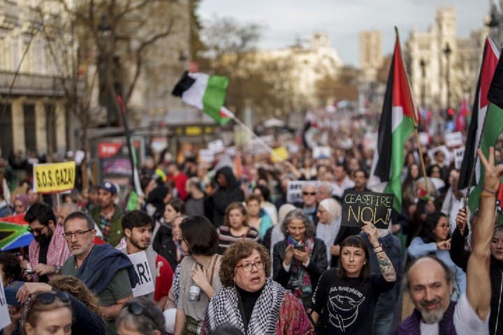 L'Espagne empêche les manifestations de masse à l'appui de la Palestine et utilise la violence pour la disperser