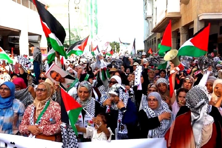 Rabat tremble à nouveau … des milliers de personnes renouvellent l'alliance de la Palestine à l'occasion du deuxième anniversaire de l'inondation d'Al -aqsa