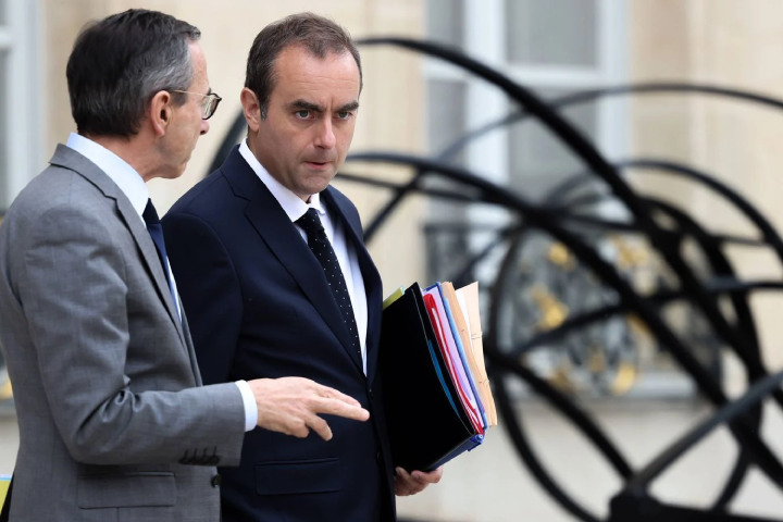 Le Premier ministre français démissionne quelques heures après l'annonce de sa formation gouvernementale