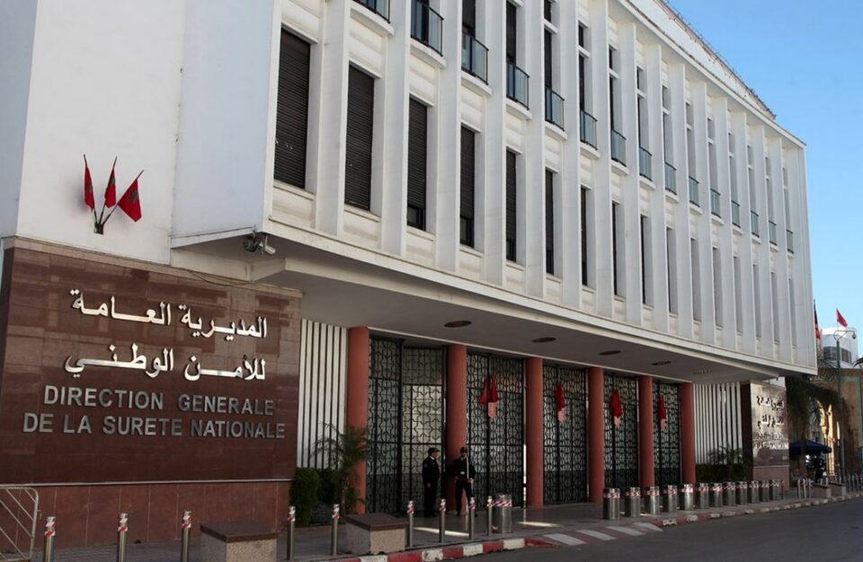 La sécurité nationale ouvre une enquête après la propagation d'une vidéo documentant des excès attribués à deux policiers avec leur robe régulière