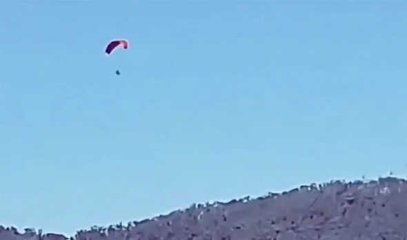 Migrants en parapente depuis le Maroc vers Ceuta dans une traversée audacieuse